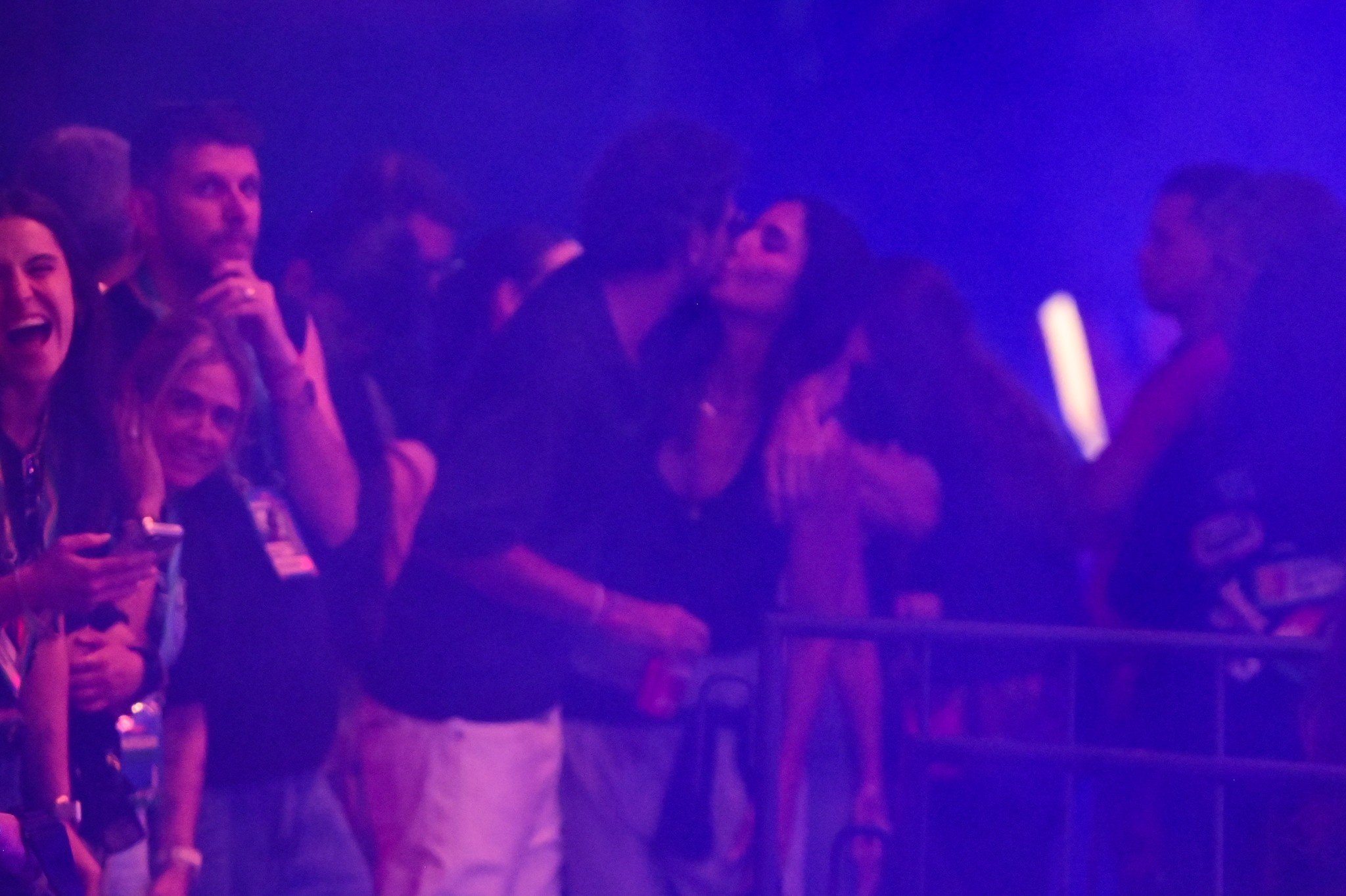 Ivete Sangalo Γ© flagrada aos beijos com o empresΓ‘rio Tiago Maia em show de Belo
