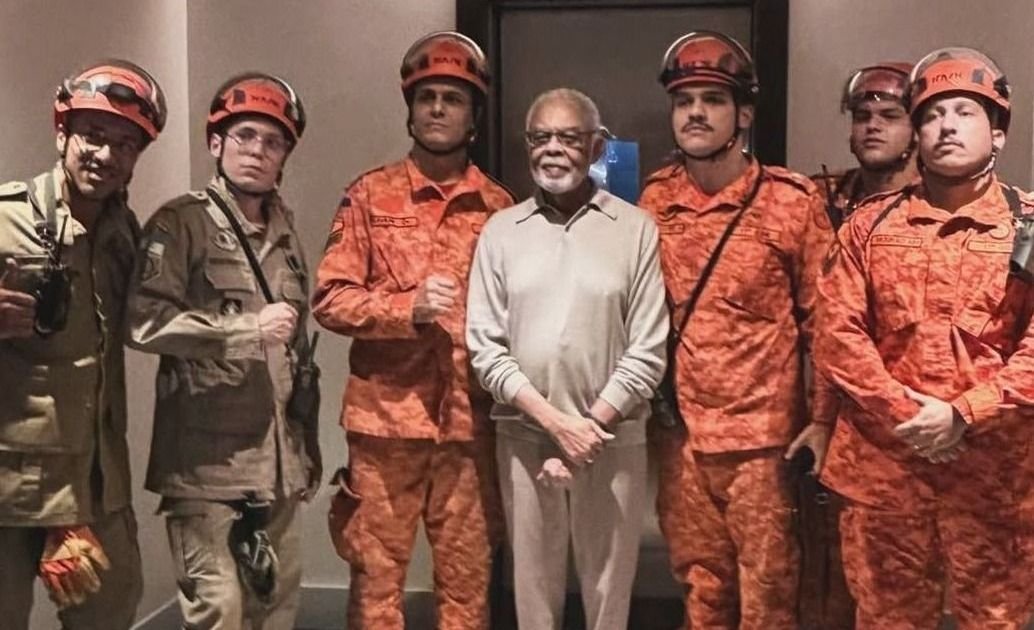 Gilberto Gil fica preso em elevador e é resgatado por bombeiros no Rio