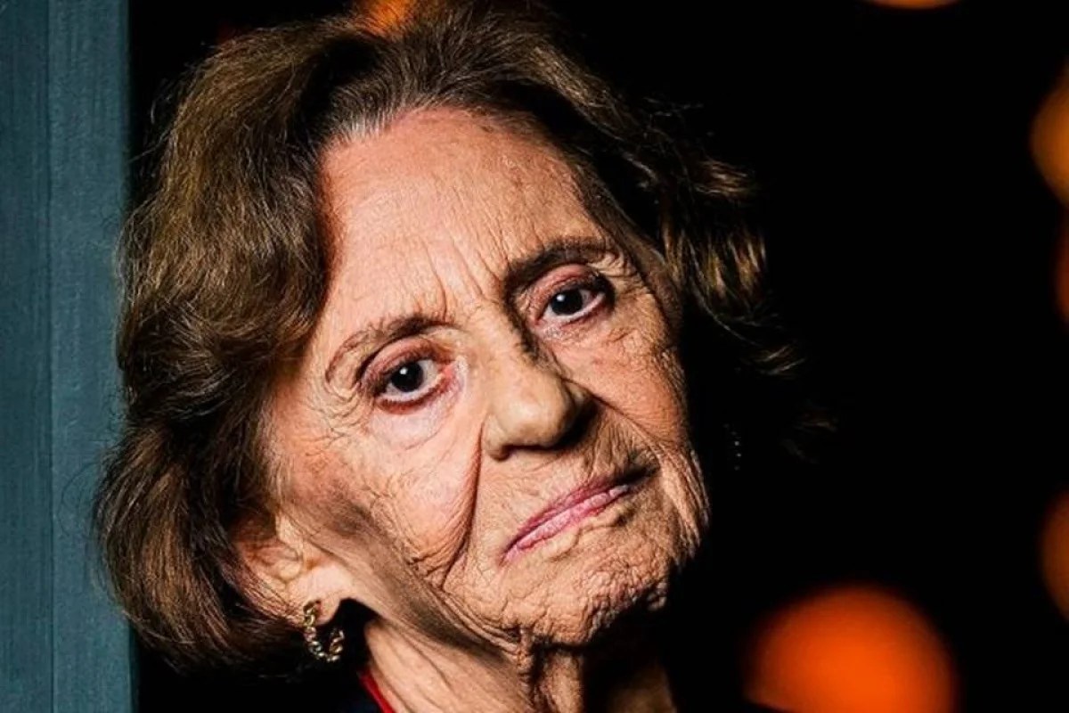 Laura Cardoso morre aos 98 anos e Brasil se despede de pioneira da TV