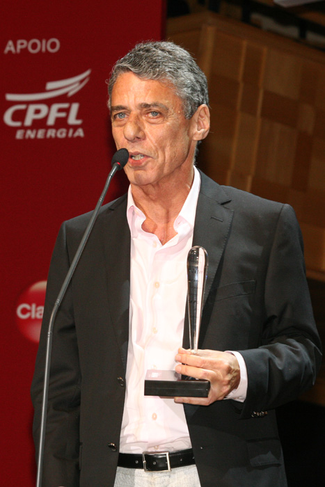 Chico Buarque retorna a Havana após 34 anos para gravar