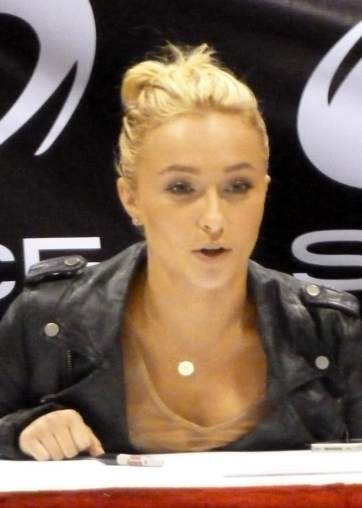 Hayden Panettiere em foto de acervo livre