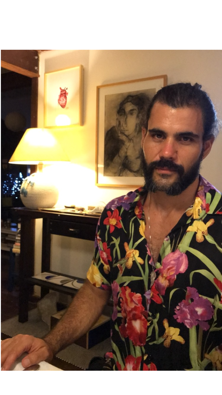 Juliano Cazarré em foto de acervo livre