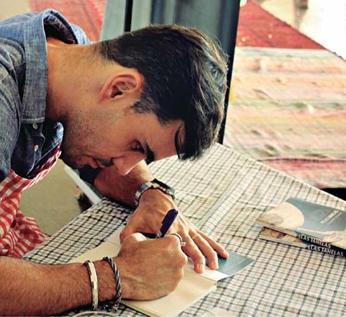 Juliano Cazarré em foto de acervo livre