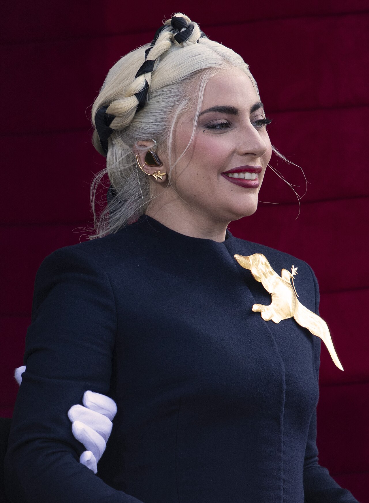 Lady Gaga em foto de acervo livre