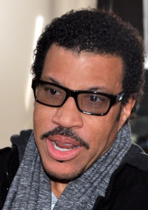Lionel Richie em foto de acervo livre