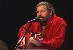 Moacyr Luz lança Moa + Moura com 8 faixas