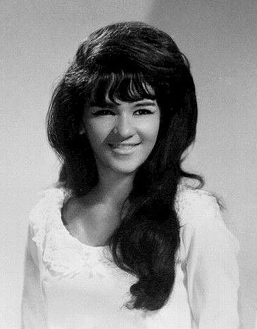 Nedra Talley em foto de acervo livre