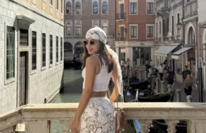 Anitta descansa em Veneza com a mãe