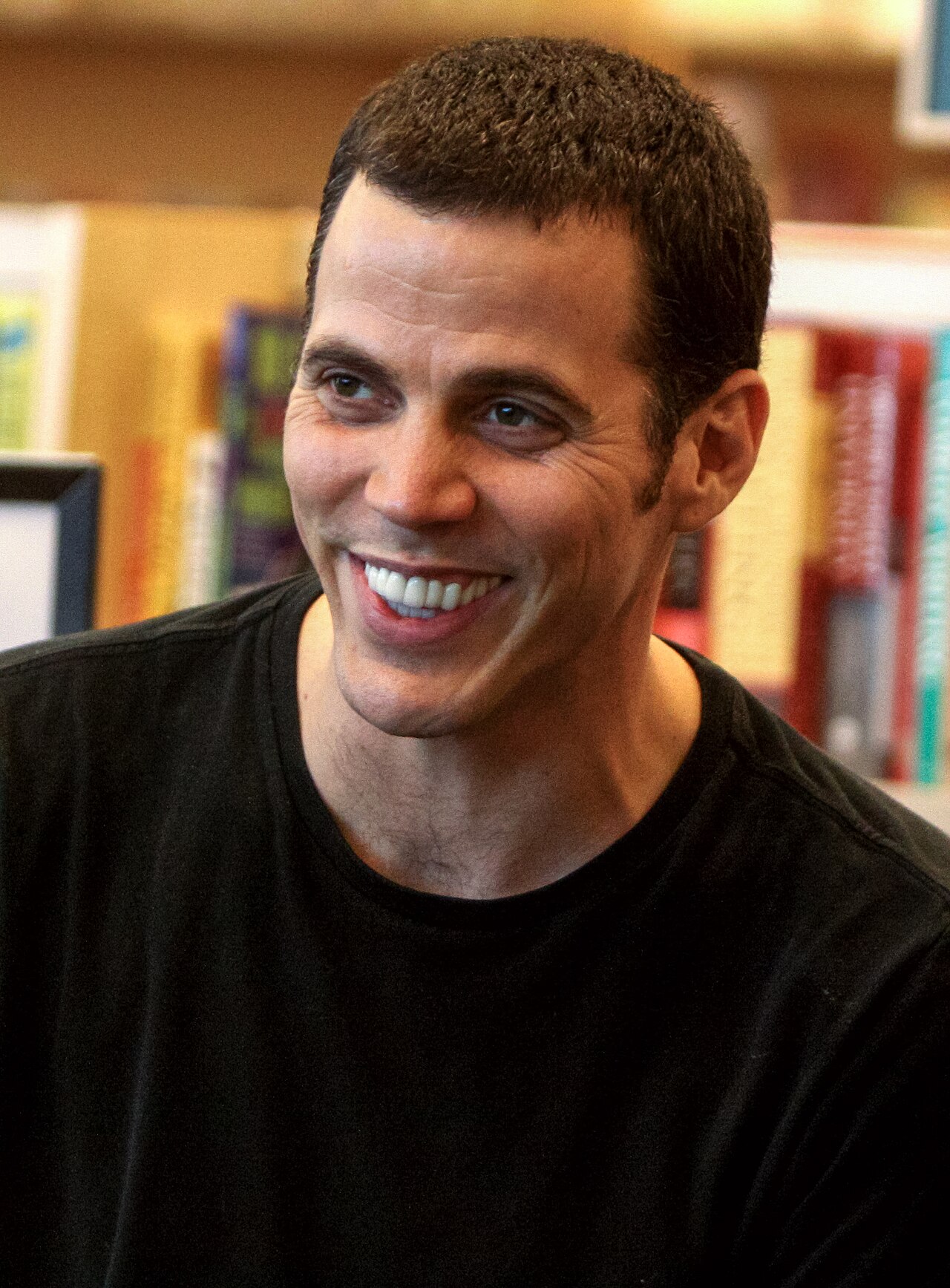 Steve-O em foto de acervo livre