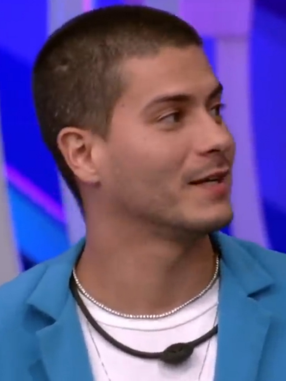 Arthur Aguiar em foto de acervo livre