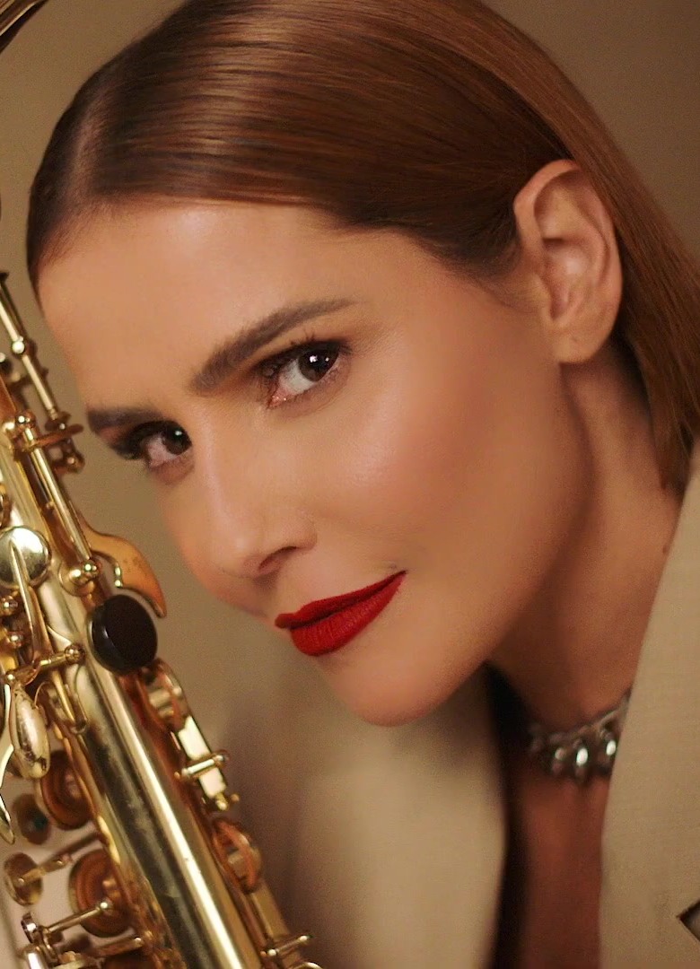 Deborah Secco em foto de acervo livre