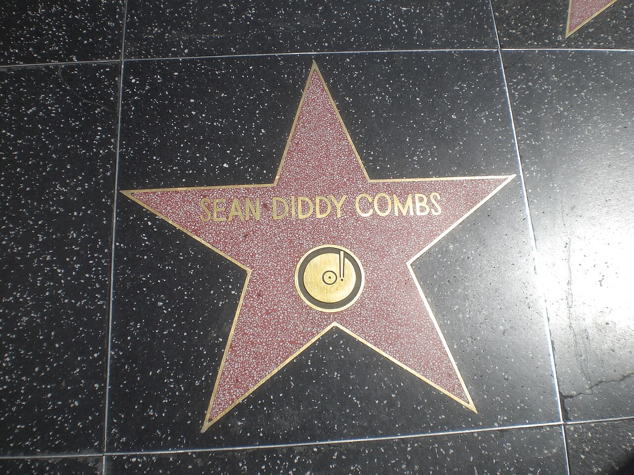 Diddy em foto de acervo livre