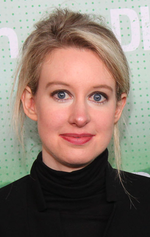 Elizabeth Holmes em foto de acervo livre