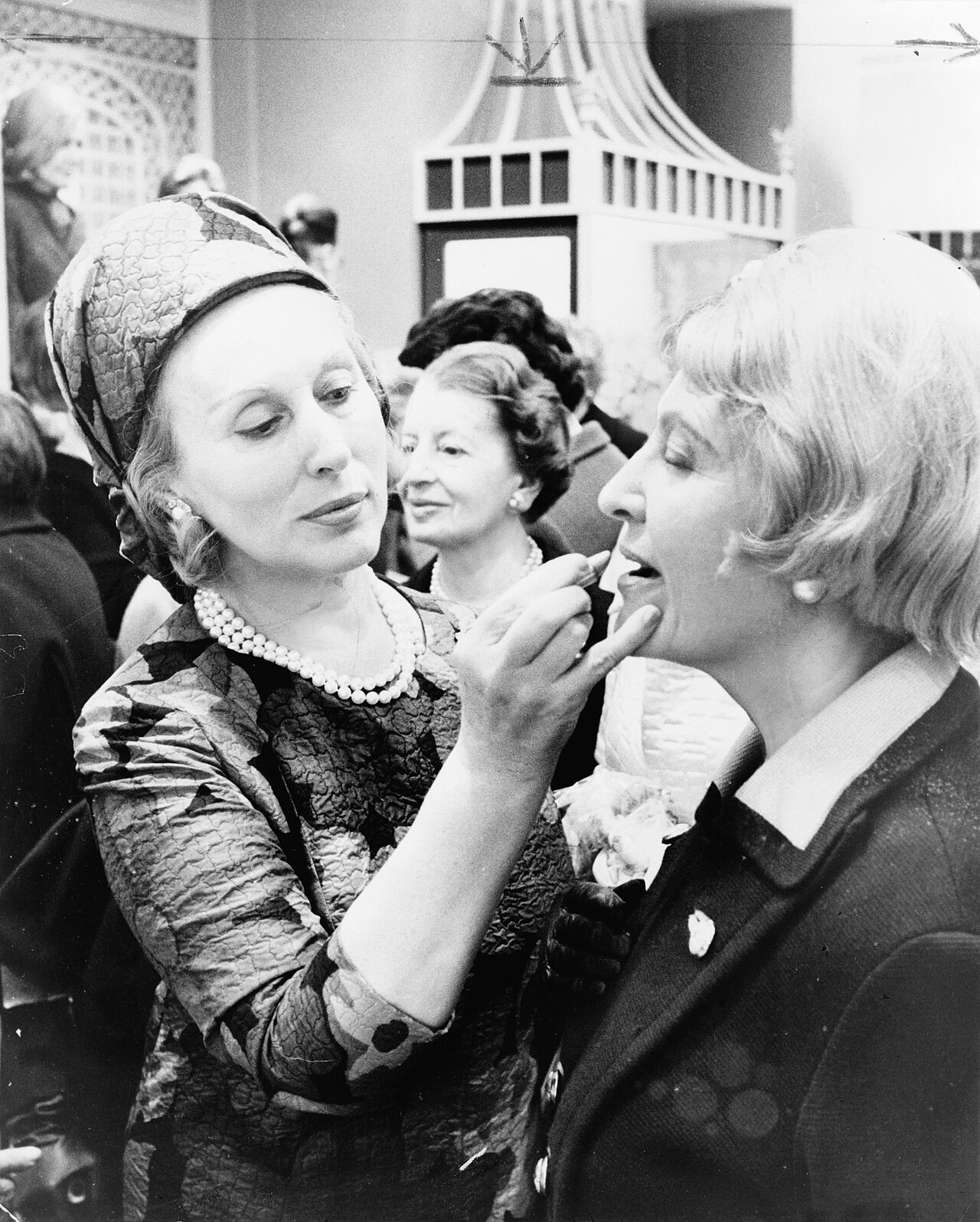 Estée Lauder em foto de acervo livre