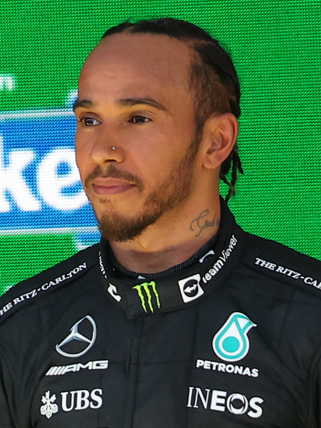 Lewis Hamilton em foto de acervo livre
