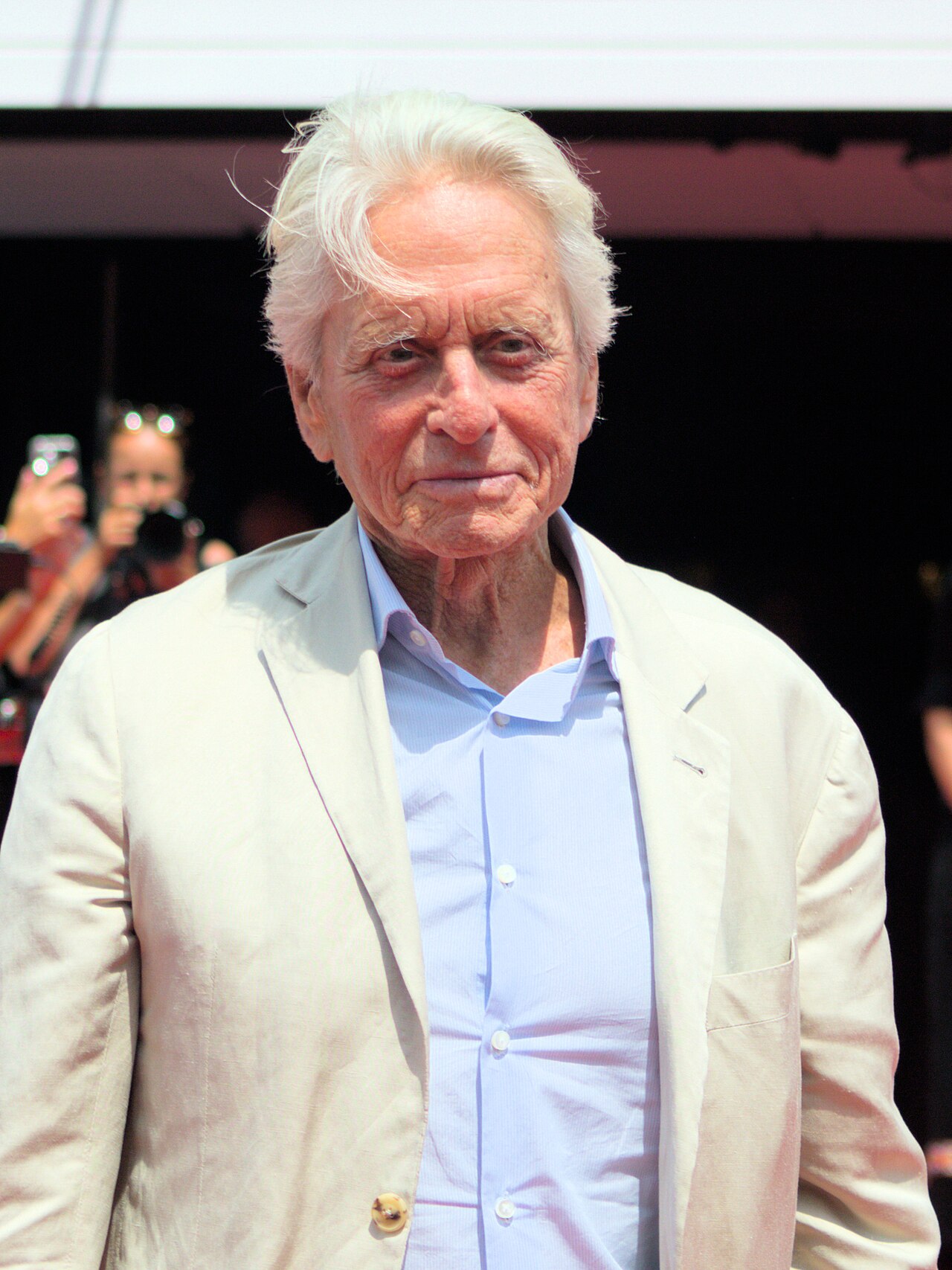 Michael Douglas em foto de acervo livre