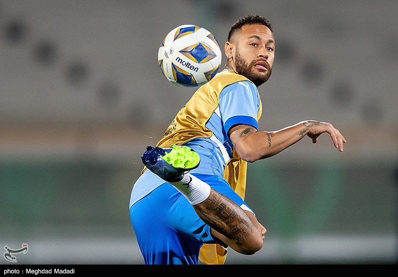 Neymar em foto de acervo livre